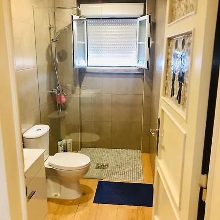 Lisbonrooms4u (adults Only) בית הארחה